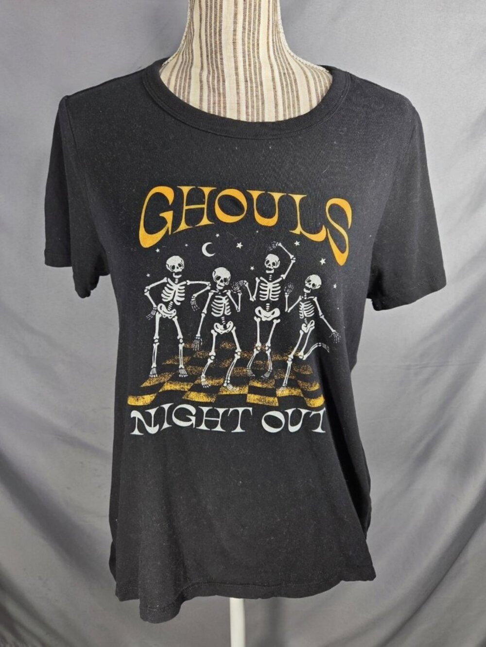Old Navy Everywear Black Ghouls Night Out Halloween Short Sleeve T Size Medium